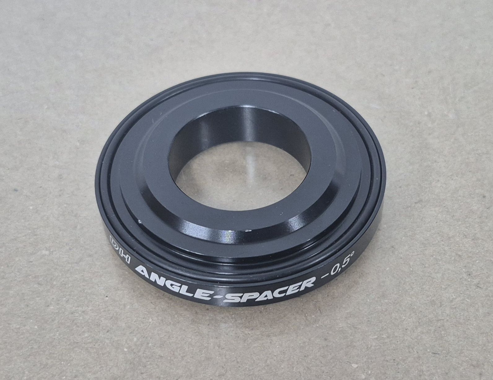 Podkładka Reverse DH Angle Spacer 1 1/8"