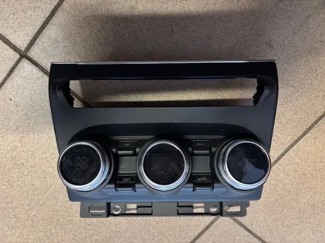 PANEL KLIMATYZACJI RENAULT CLIO V ARKANA CAPTUR II 275100936R