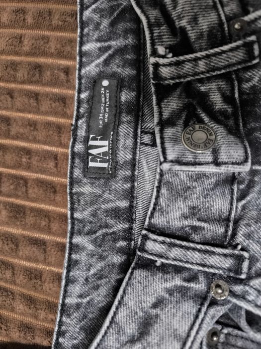 Продам сірі джинси моми жіночі