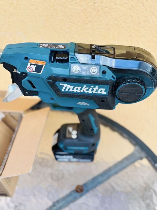 Makita DTR 181 - wiązarka do drutu zbrojeniowego