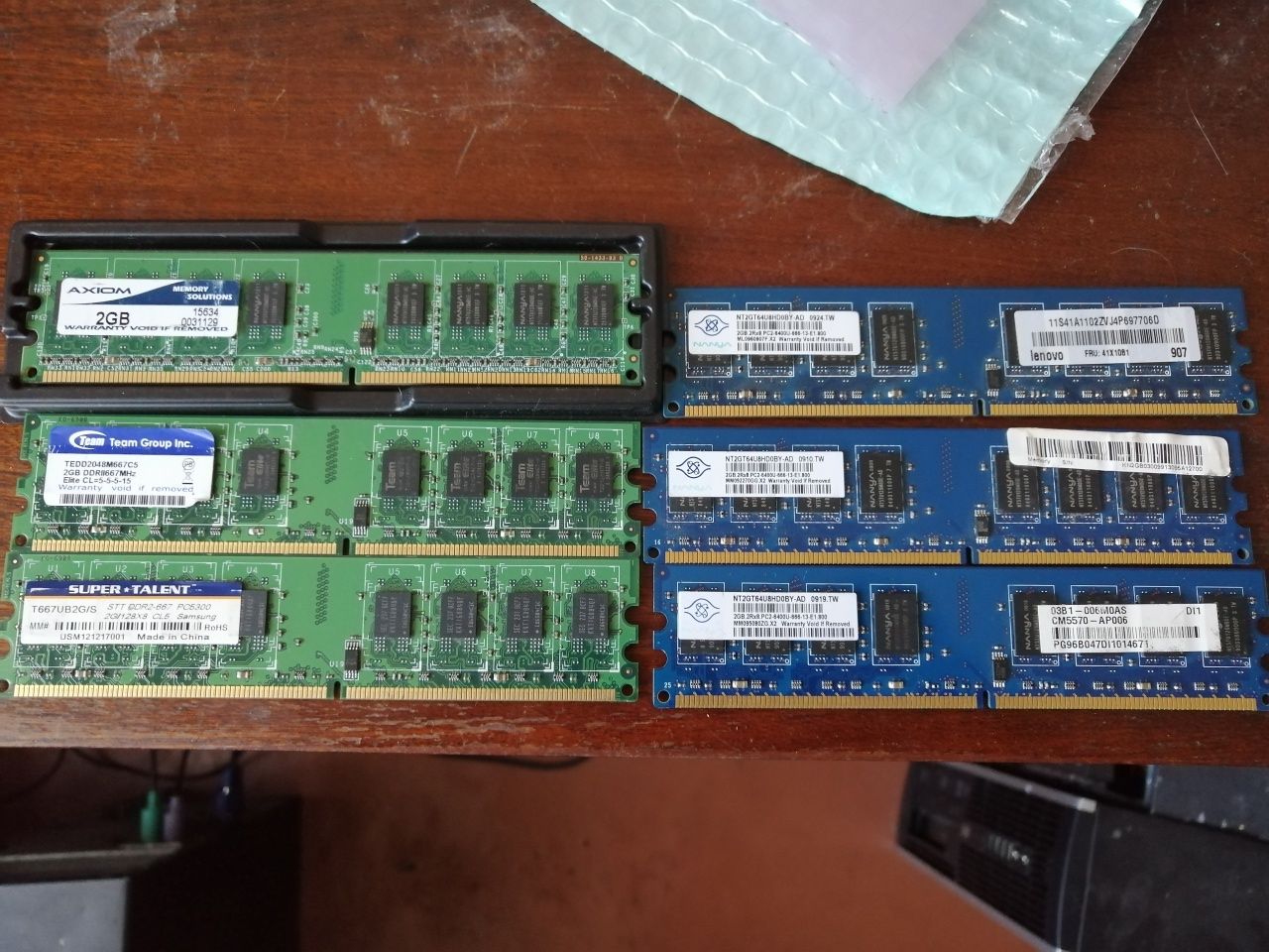 2Гб DDR2 5300, 6400, 667, 800 МГц.