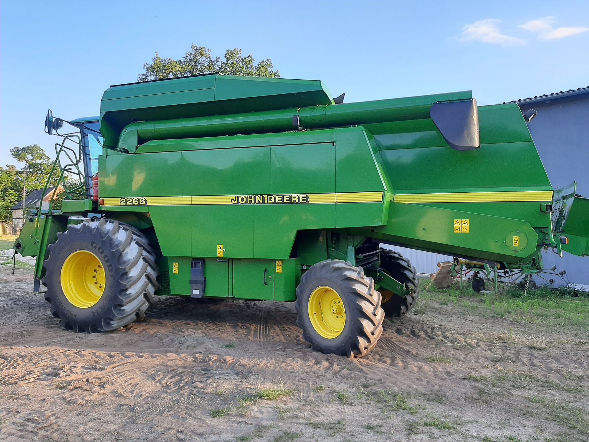 Sprzedam kombajn John Deere 2266
W bardzo dobrym stanie, doinwestowany