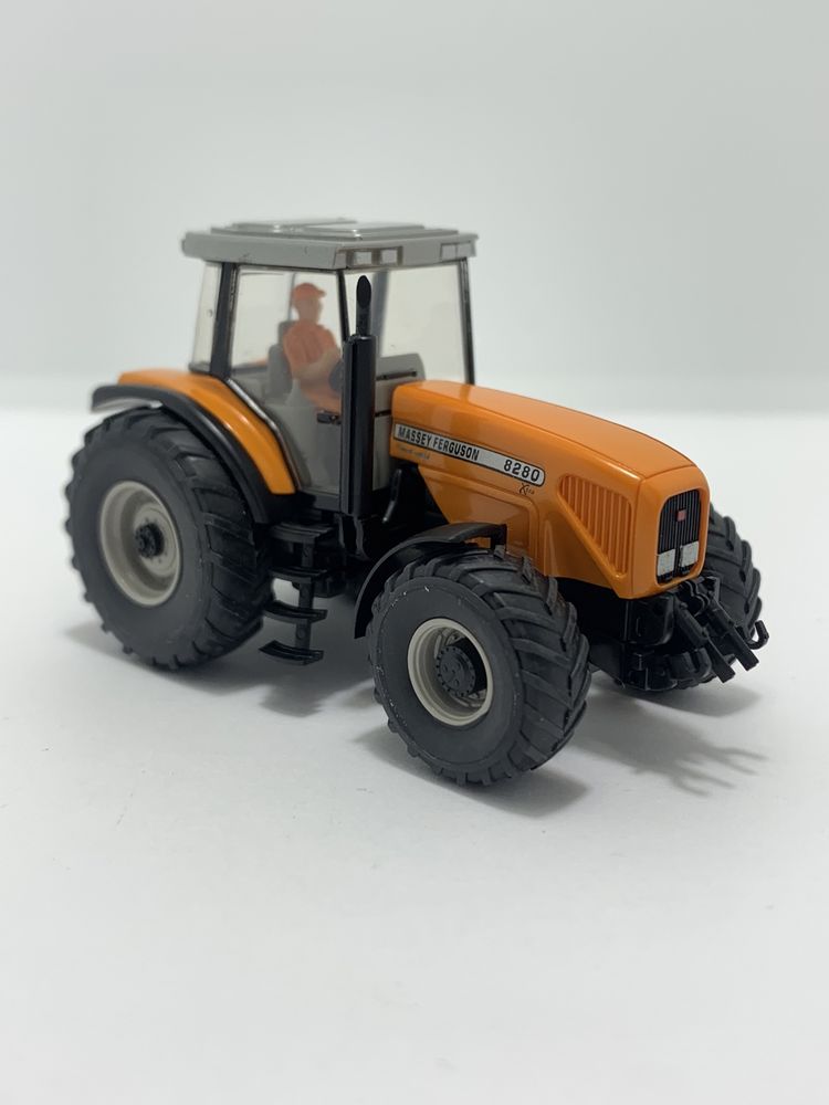 Massey Ferguson 8280 da Wiking escala 1/87