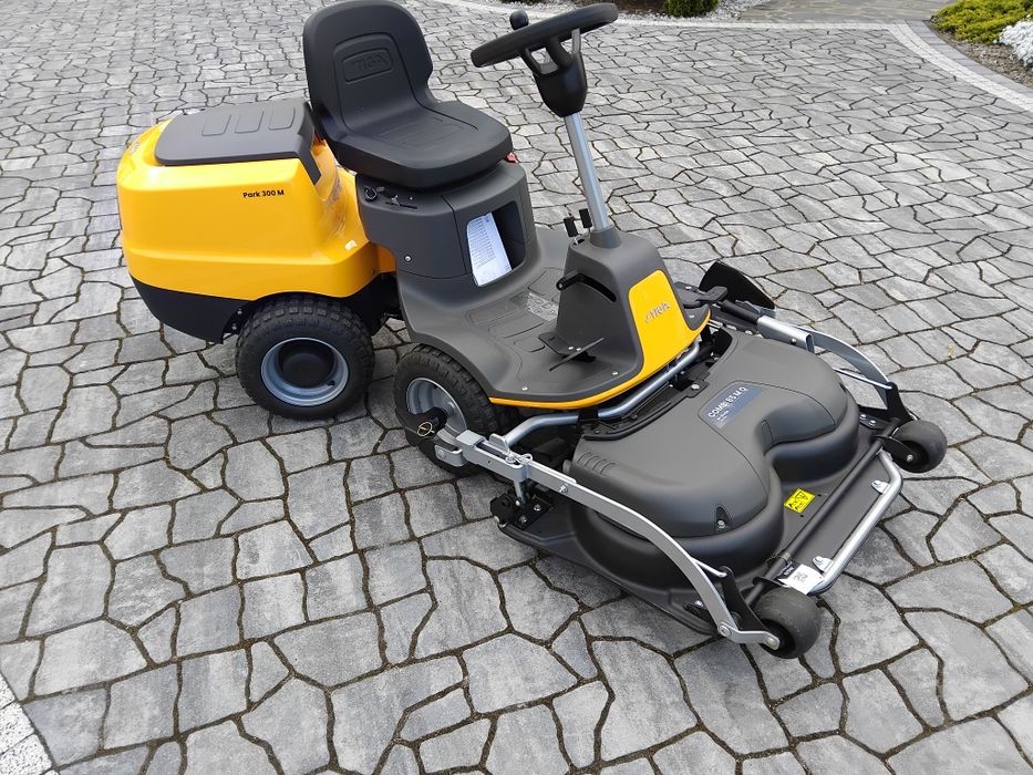 Zwinny traktorek kosiarka STIGA PARK 300M demo
