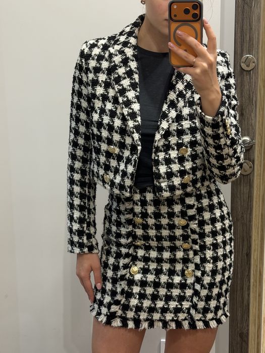 Костюм з спідниці та укороченого піджака