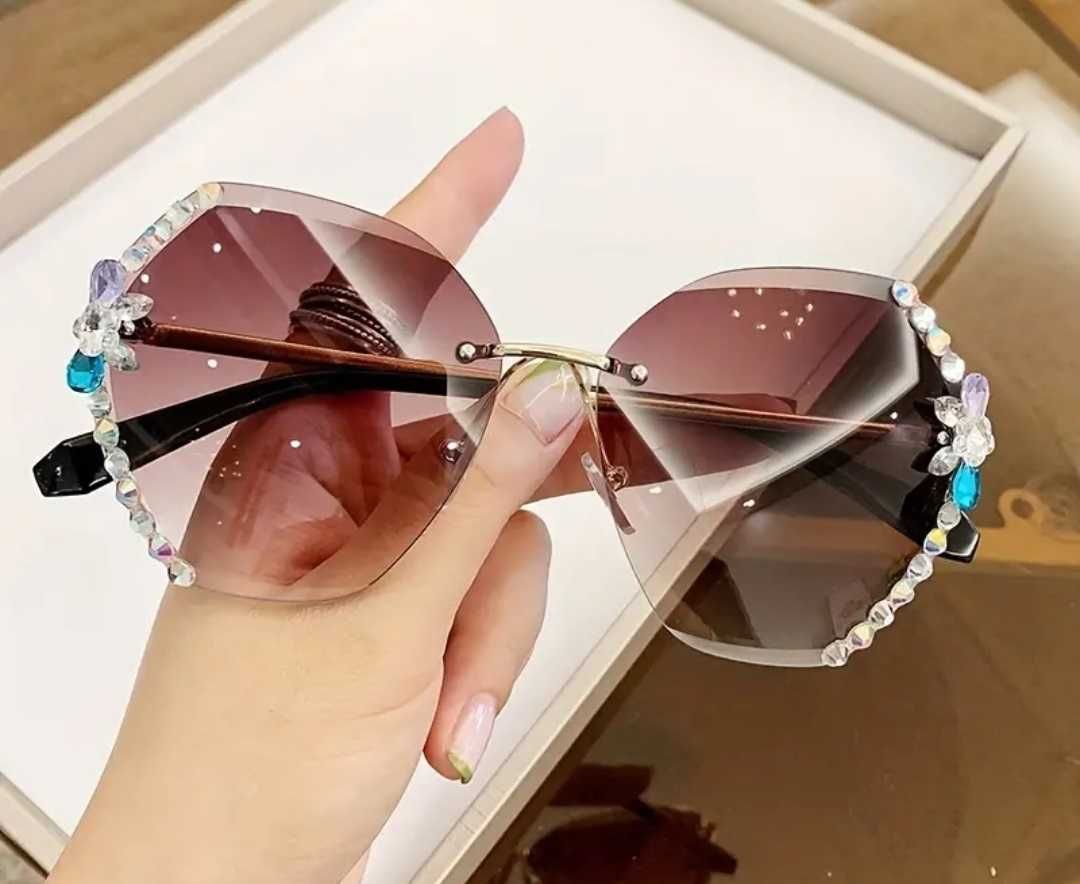 Okulary przeciwsłoneczne bezramkowe zdobione kryształkami