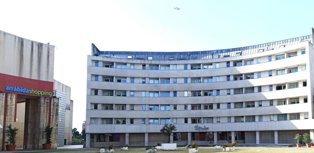 Apartamento T0-Alugar praias Gaia / rioDouro junto Arrábida Shopping