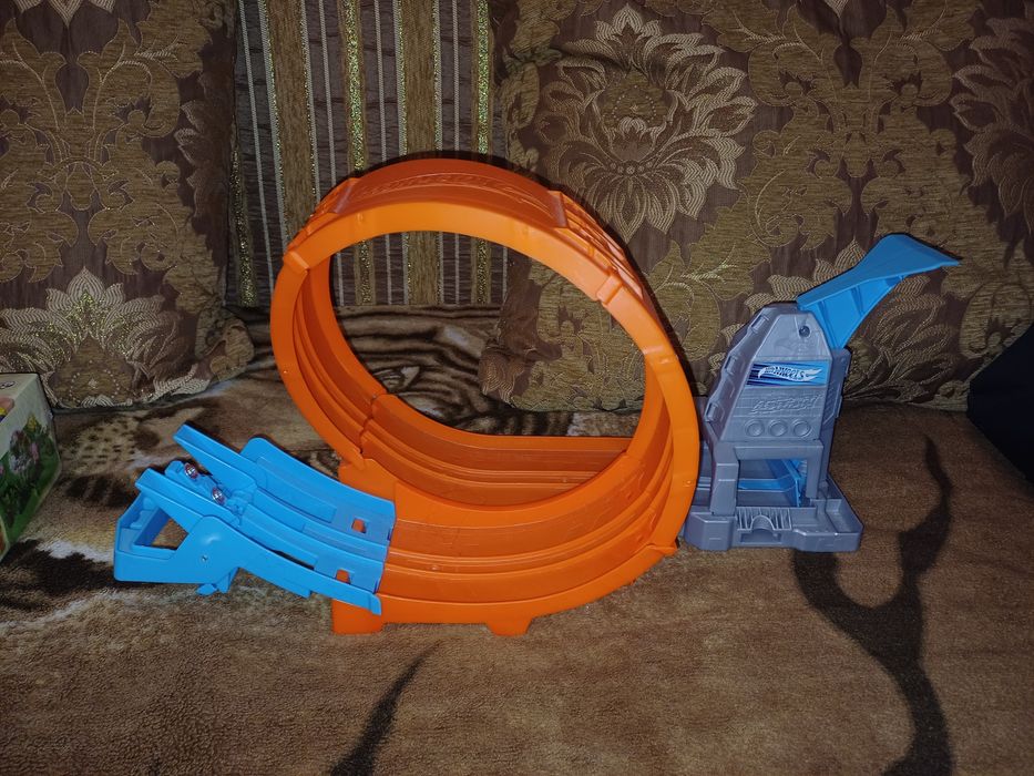 Ігровий набір Hot Wheels Чемпіон із трюків у петлі