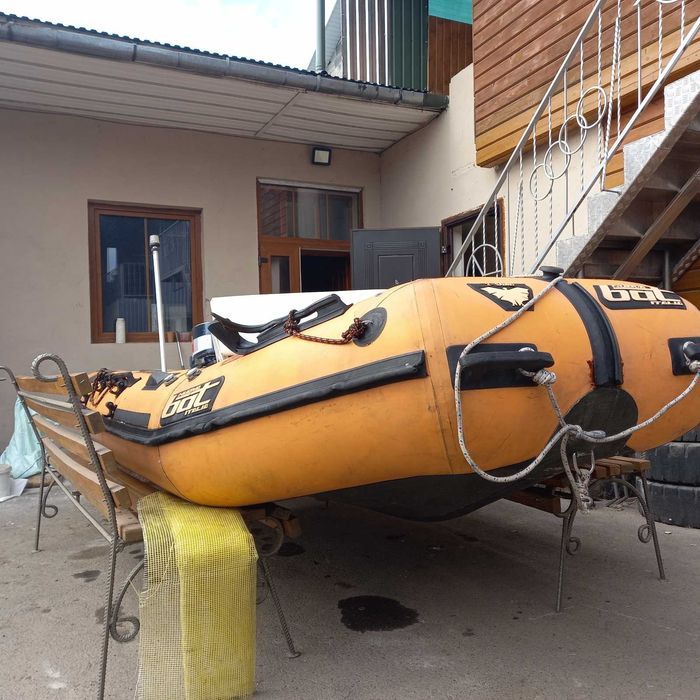 Лодка, човен Bat Italia 4.3 м
