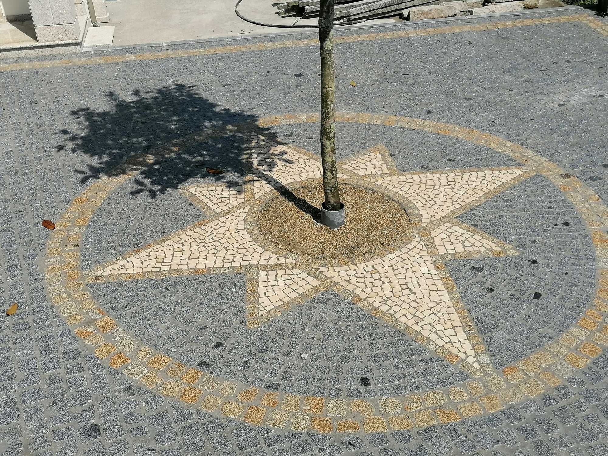 Calceteiros.                           Pavimentos em cubos de granito