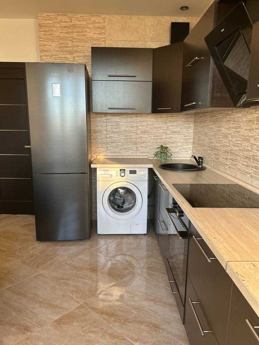 Сучасна квартира біля метро "Деміївська"