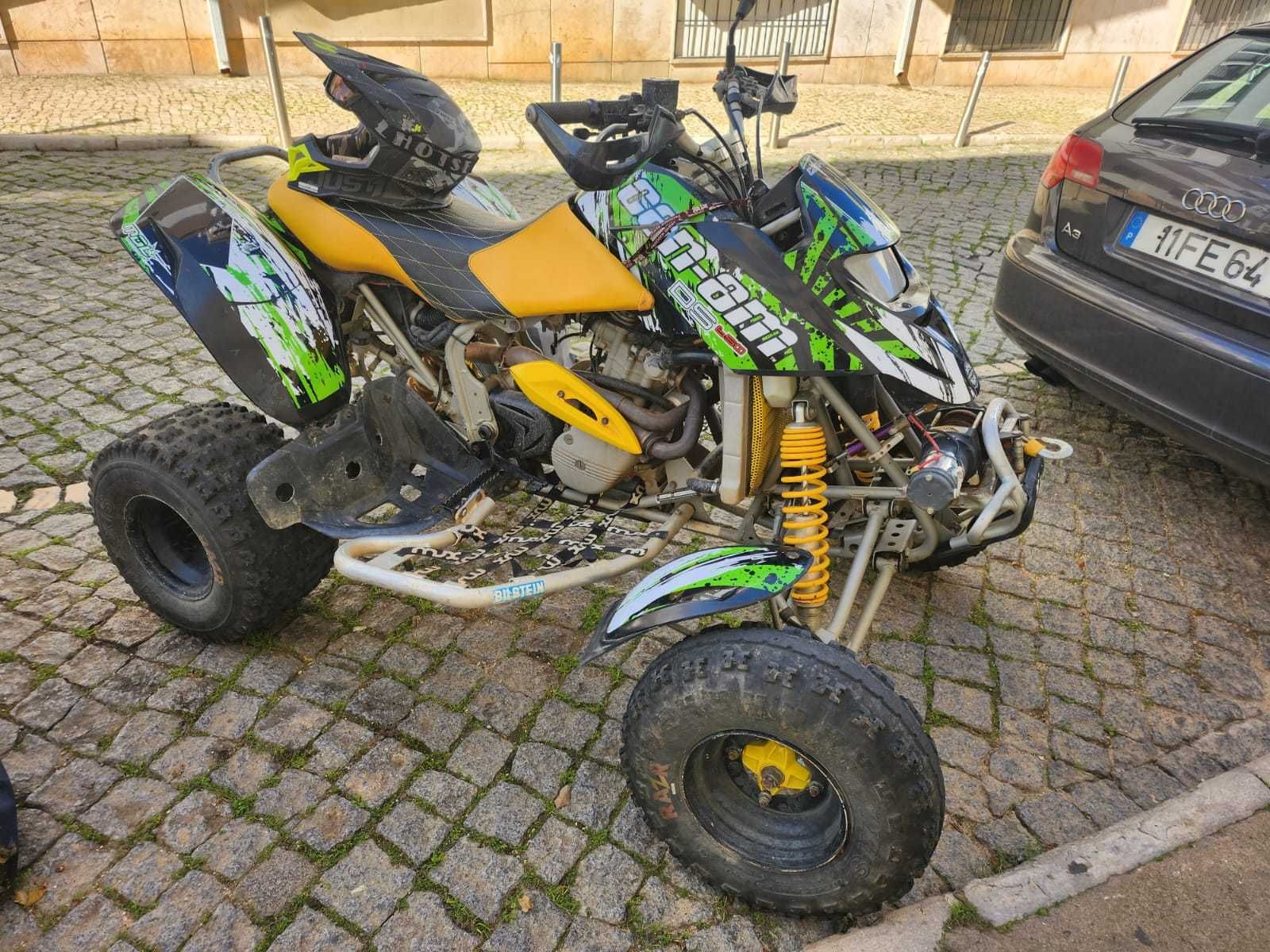 Moto 4 Bombardier DS 650