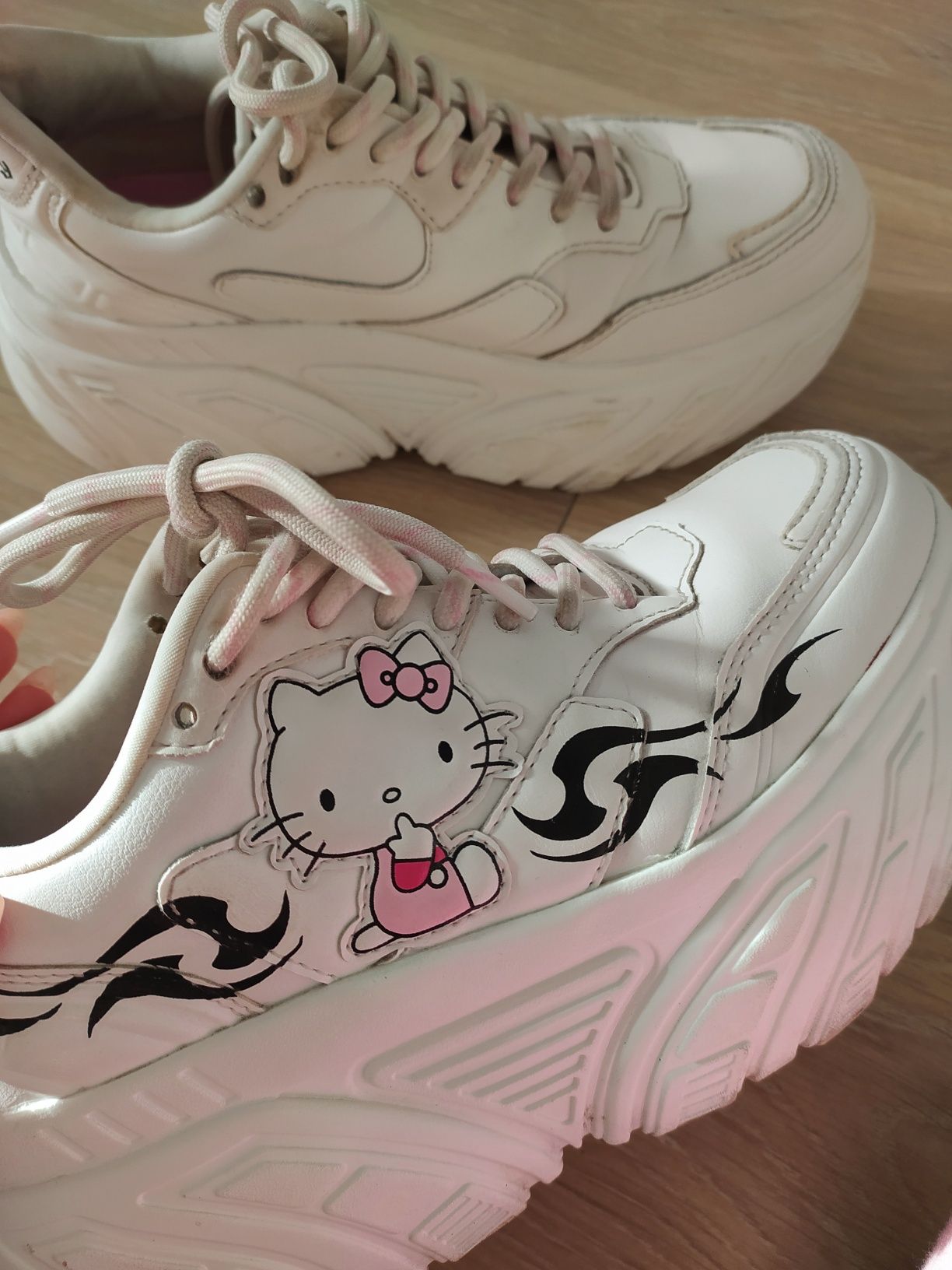 buty hello kitty