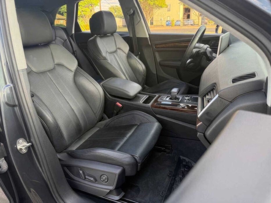 Audi Q5 quattro Premium Plus 45 TFSI      2019