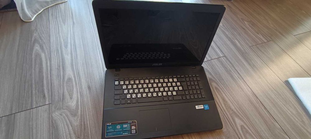 Asus X751 17.3 під ремонт.Великий екран. CPU Intel. Ram:8gb HDD:1000gb