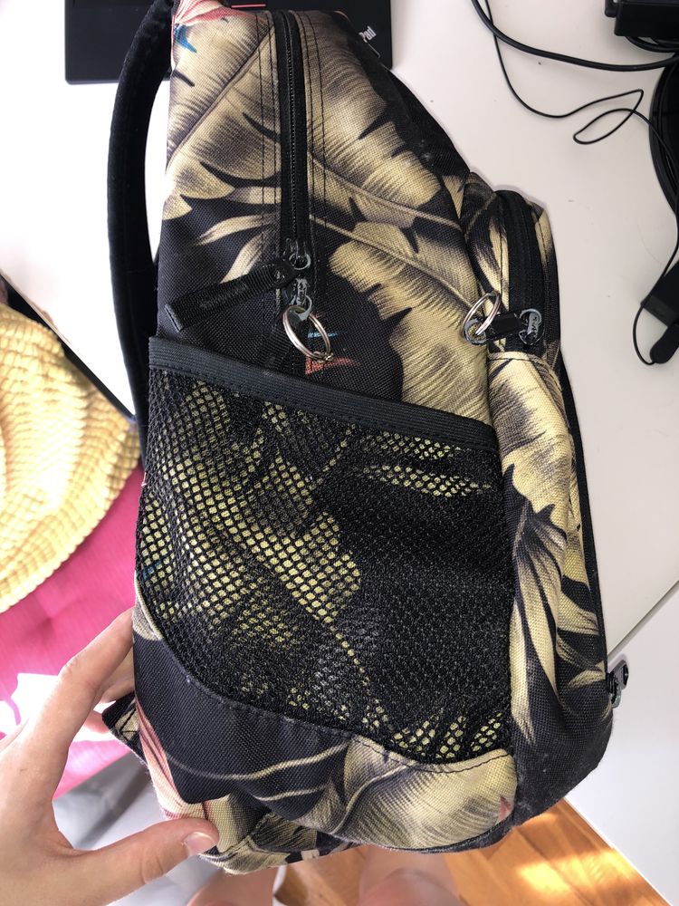 Mochila Dakine como nova