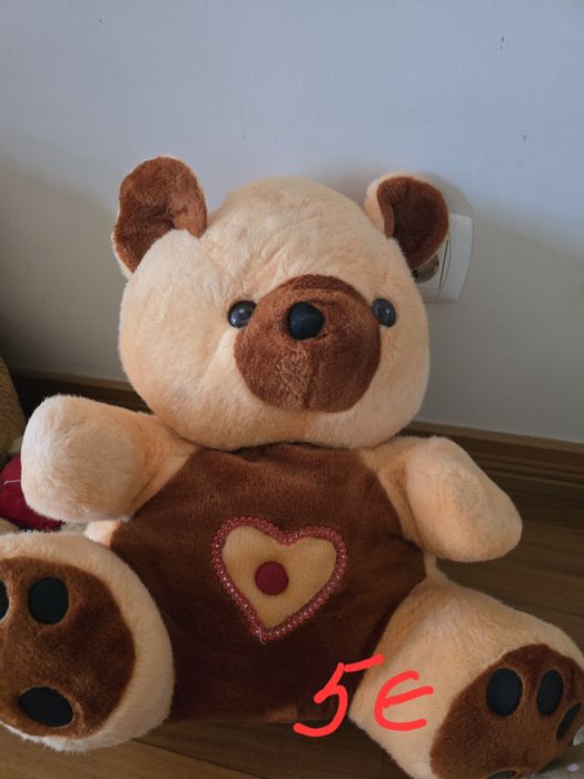 Brinquedos variados – peluches e outros