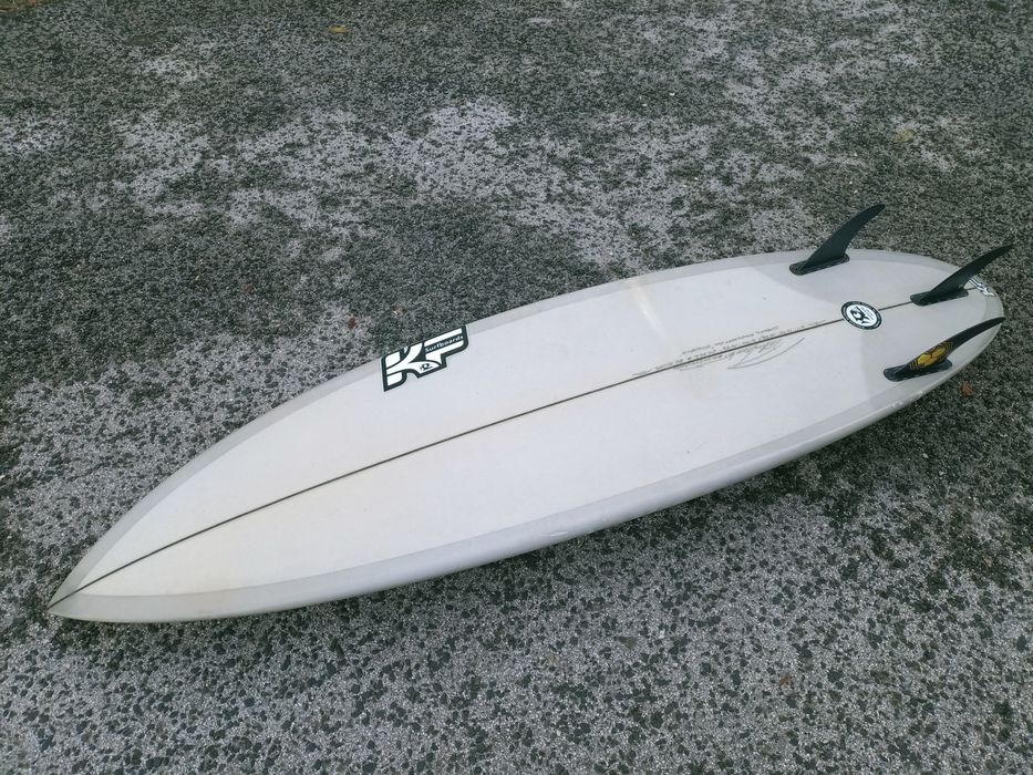 Prancha de surf Killerfish, 6'1" x 18, 75" x 2,44" com 29,7L.