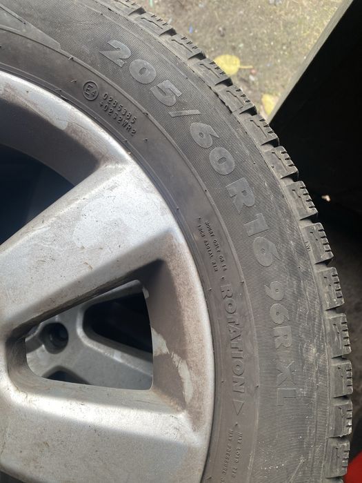 Диски оригинальные Opel r 16,с зимней резиной Nokian