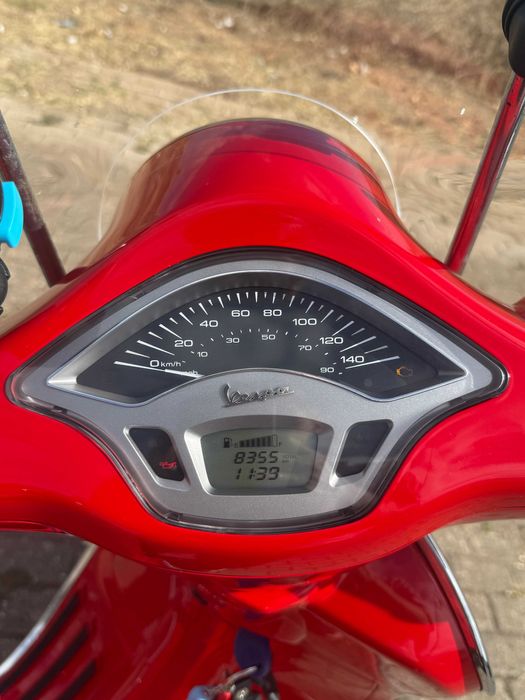 Vespa Primavera 125 Product red