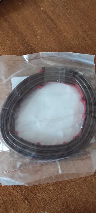 Резинка уплотнітель на двері