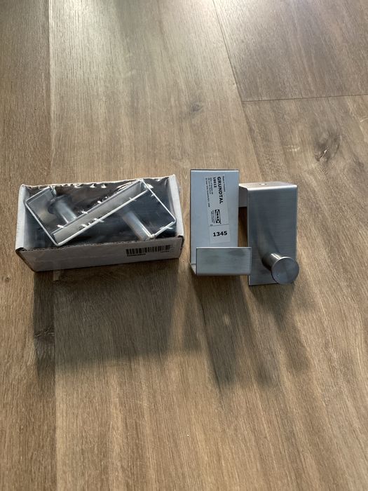 Ikea, 4 wieszaki Grundtal
