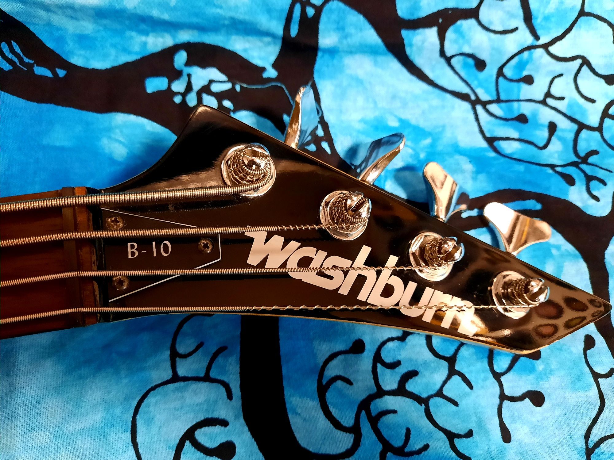 Gitara basowa Washburn B-10 made in Japan