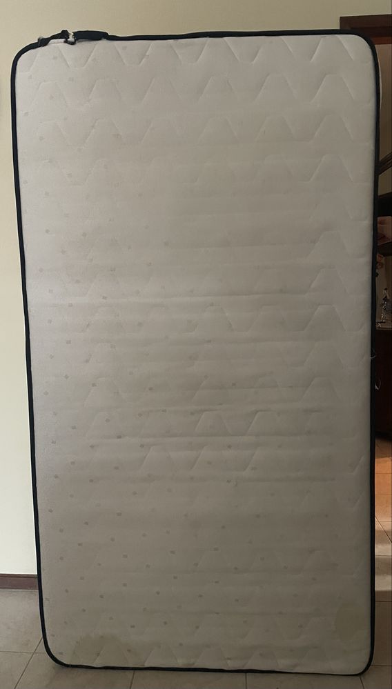 Colchão de cama de solteiro