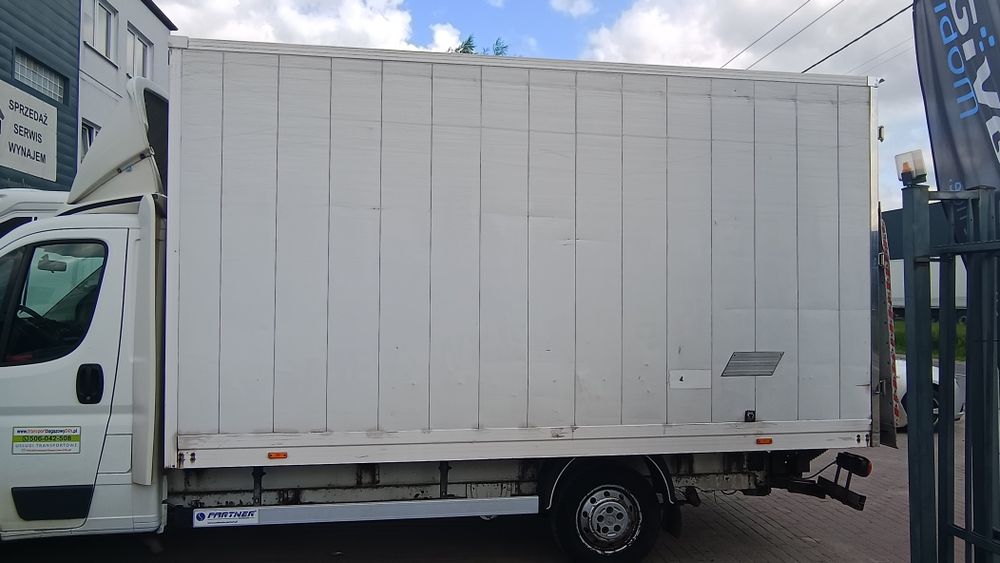 Peugeot Boxer kontener z windą' 2014  przebieg 320tys