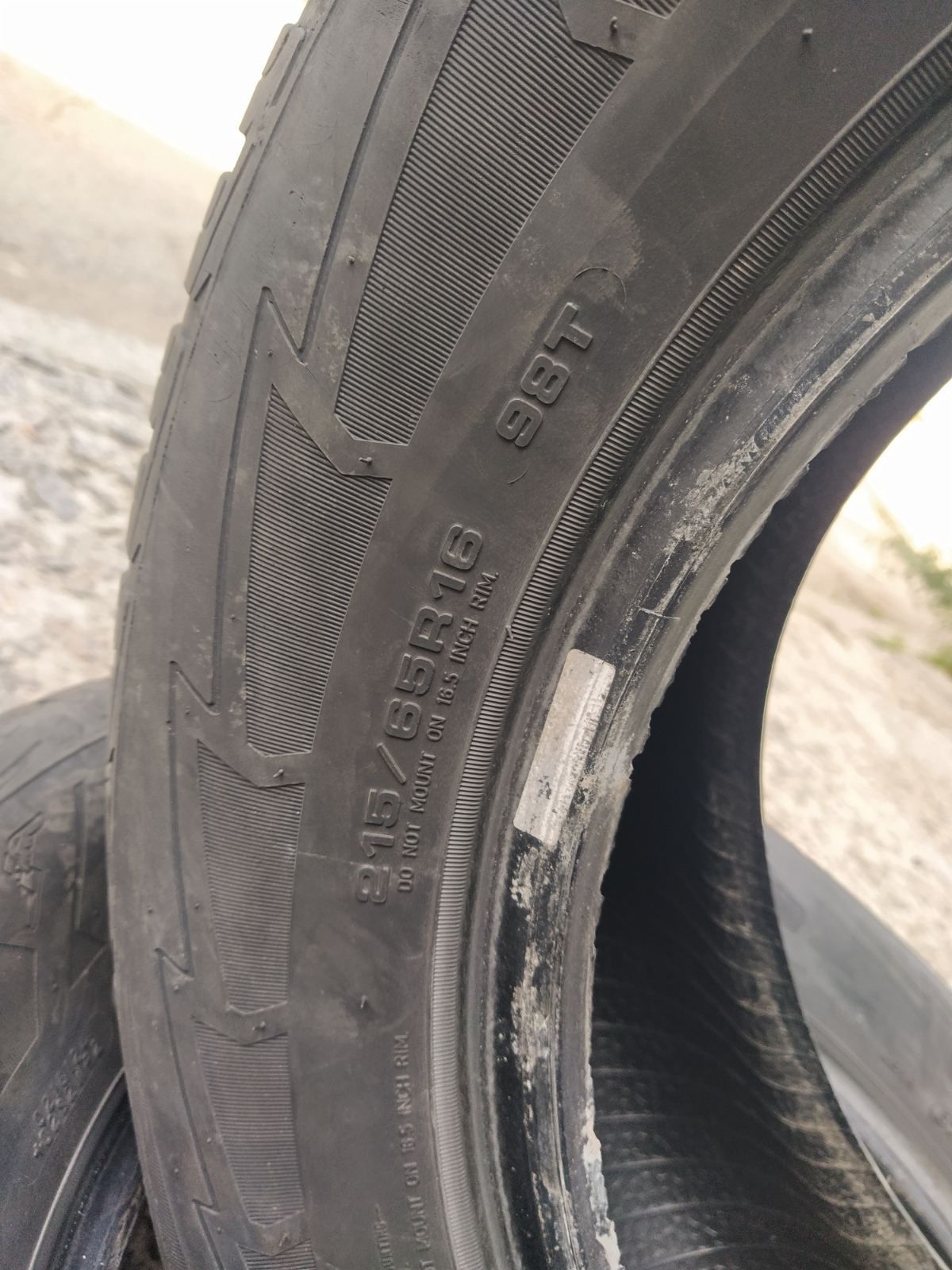 Продам резину R16 215 65