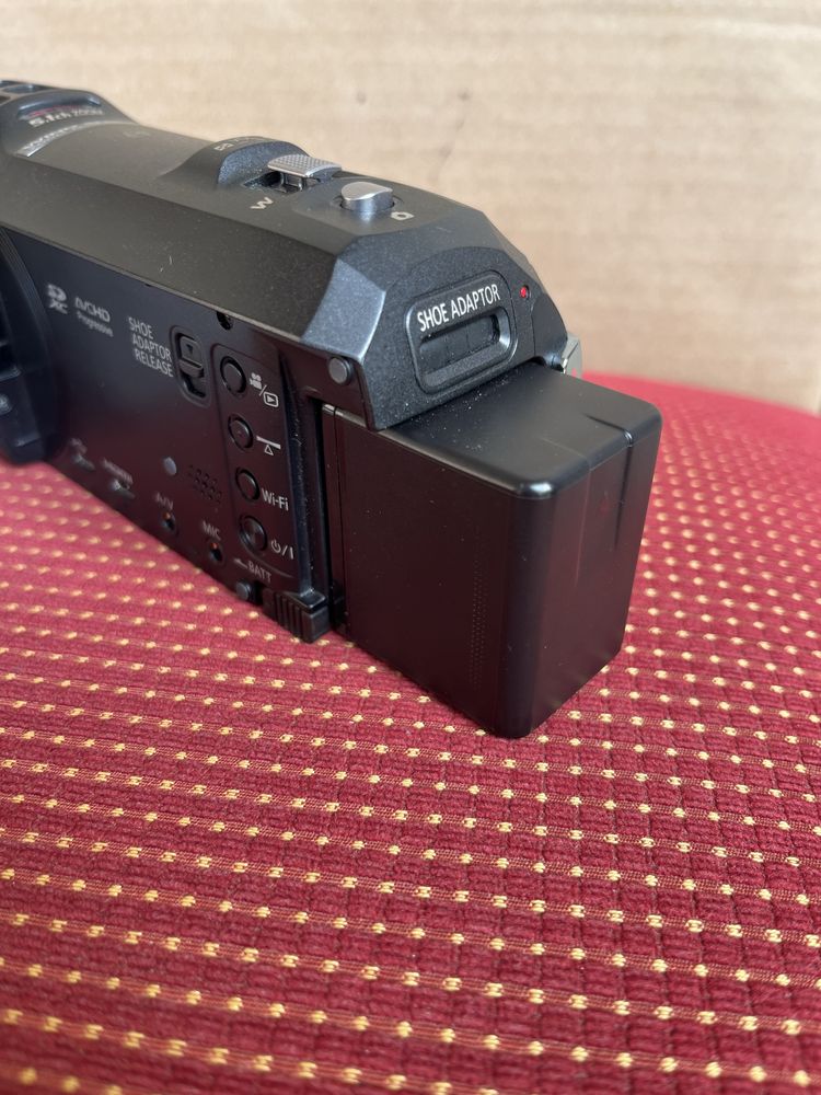 Відеокамера Panasonic HC V770