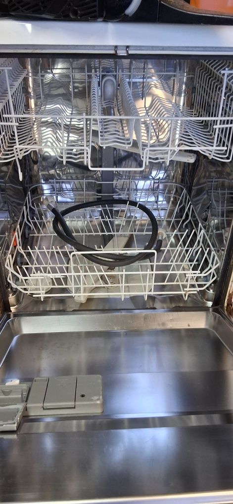Máquina de lavar loiça Zanussi
