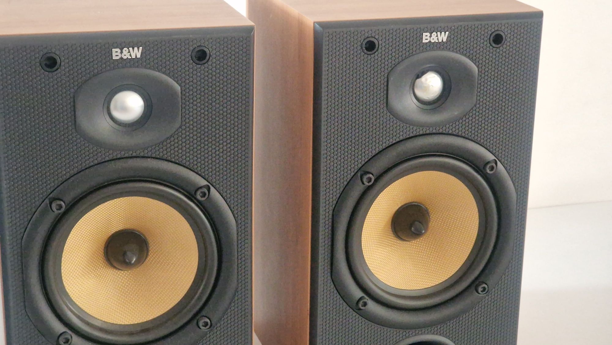 Bowers & Wilkins DM 601 s2 kolumny b&w monitory Podstawki podstawkowe