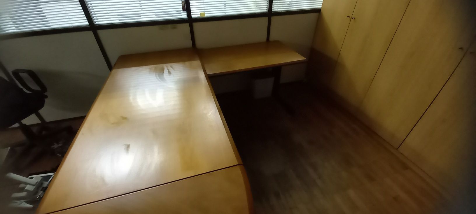 Conjunto de secretárias várias posições