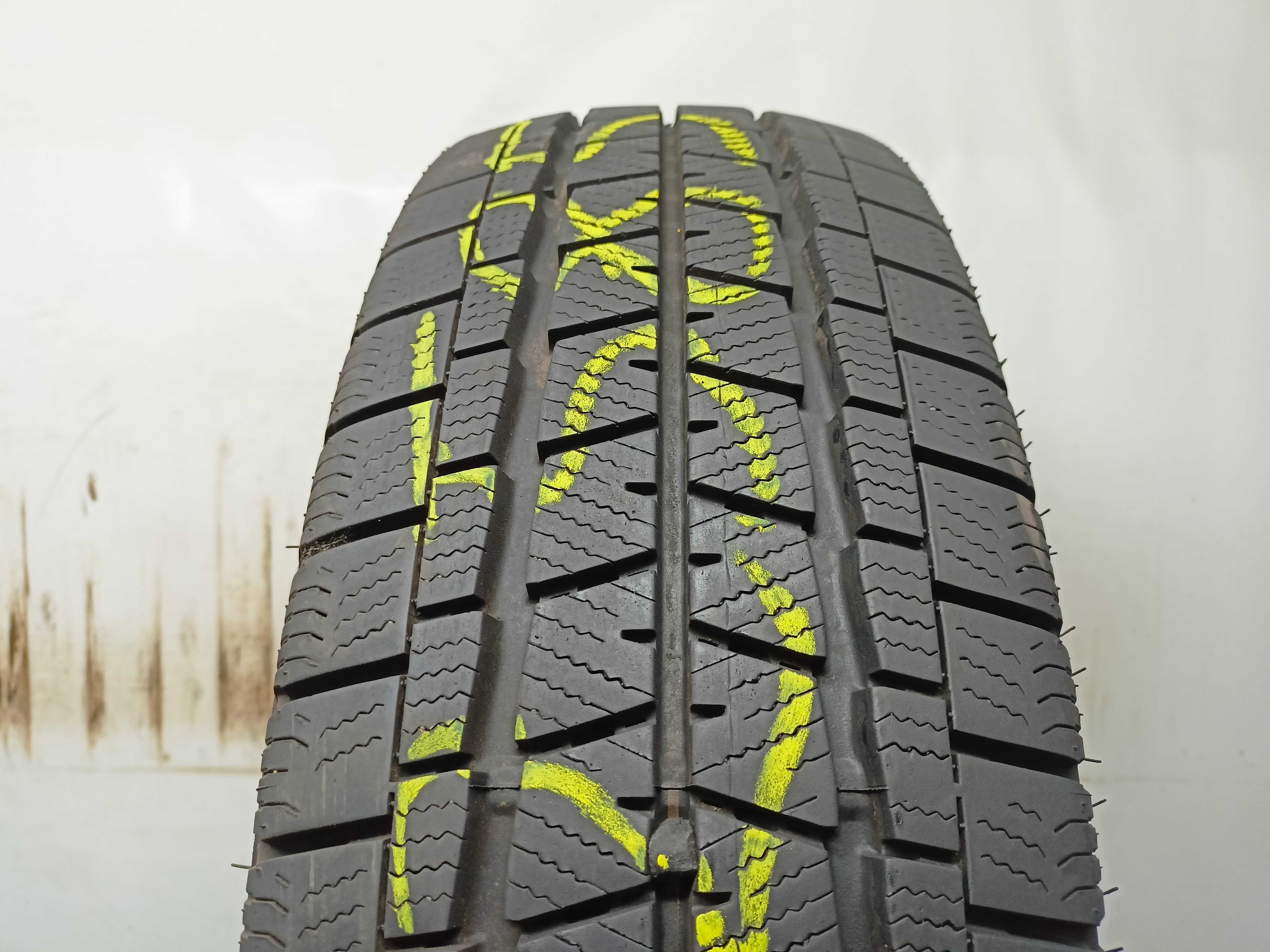 Falken EuroWinter 215/75/16C 24r. 116/114R 9,5mm (2585)