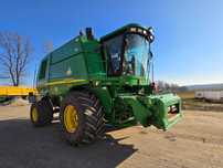Kombajn zbożowy John Deere 9880