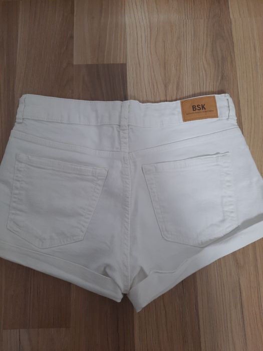 Sprzedam krótkie spodenki
