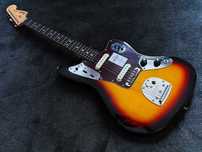 Fender Japan Traditional 60s Jaguar 3-Color Sunburst 2022