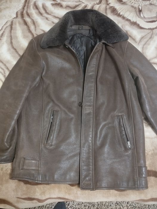 Дві чоловічі дублянки,натуральна шкіра і штучна