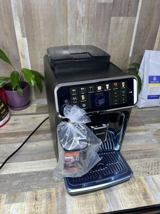 Кавомашина Philips LatteGo Series 5500 Series EP5547/90