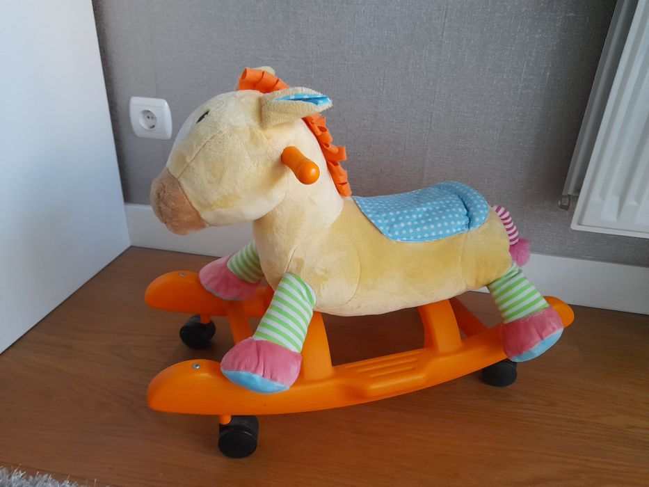 Cavalinho de baloiço/ andador (2/1)