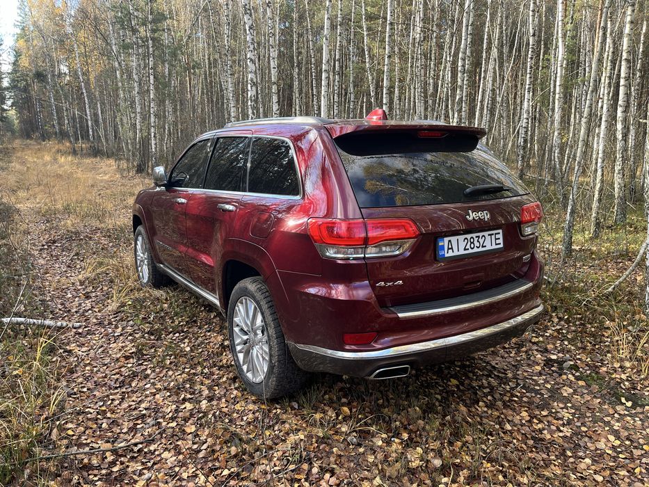 Grand cherokee Summit