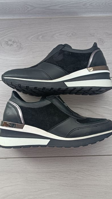 Adidasy-wojas.  Bardzo dobre- 37