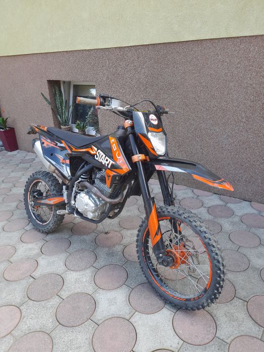 Продам мотоцикл kovi start 250