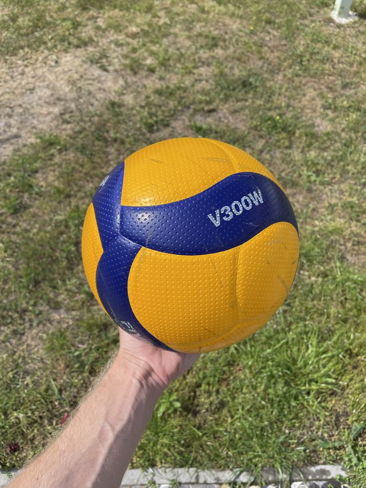 Оригінальний мʼяч для волейболу Mikasa V300W