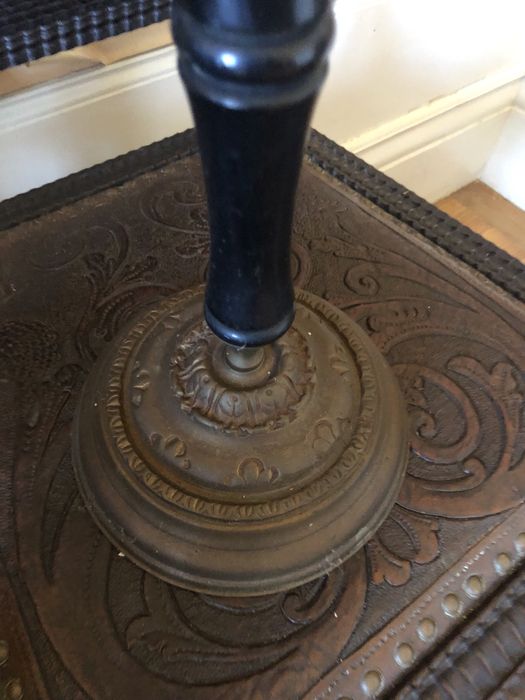 Cinzeiro de pé muito antigo vintage