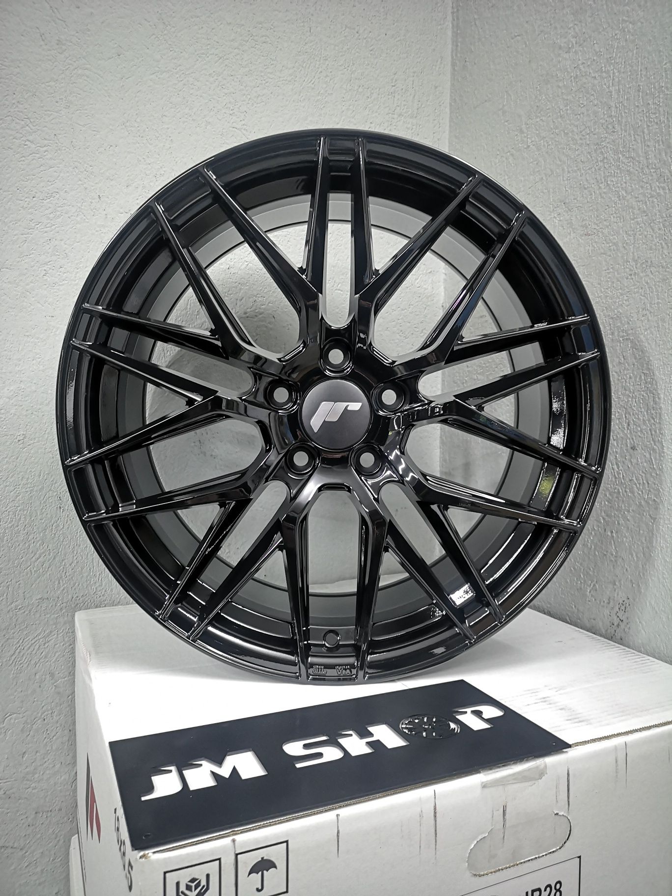 Felgi JR28 18" 18x8,5" 5x114,3 5x100 Subaru Impreza WRX STI