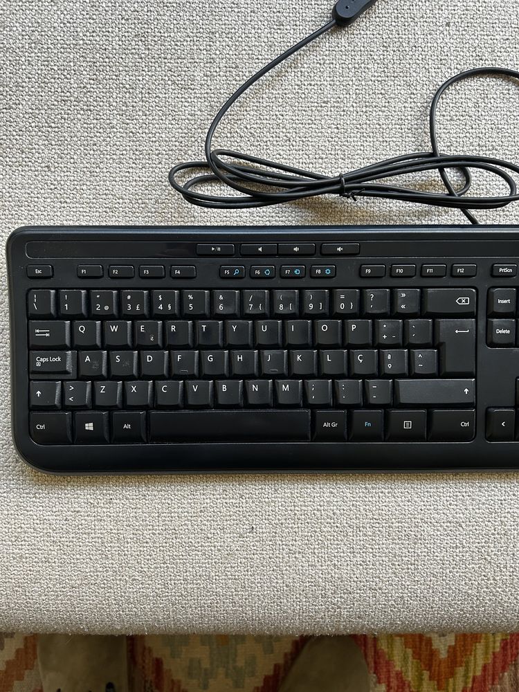 Teclado Microsoft Wired Keyboard 600