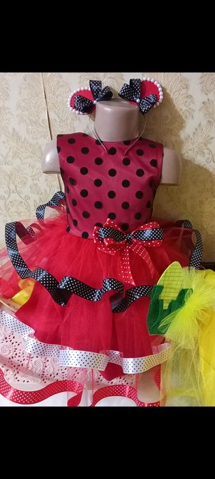 Святкові сукні дитячі