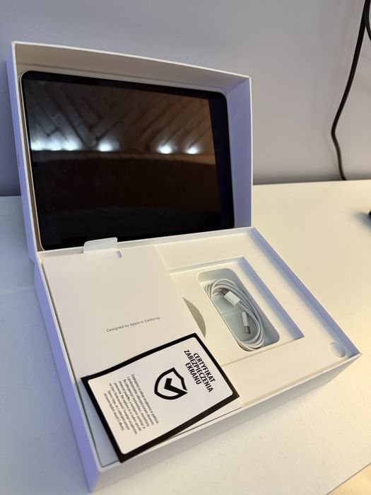 Tablet  iPad APPLE z 2024 jak nowy nie ma śladów użytkowania